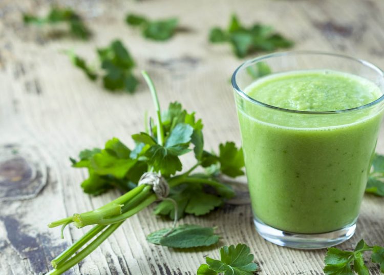 This Green Parsley Drink Will Flush Out Your Bad cholesterol