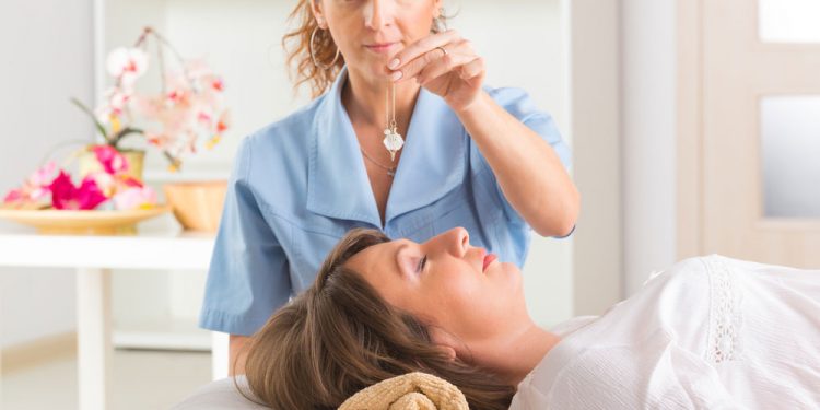 6 Ways How Sleep Hypnosis Helps with Insomnia