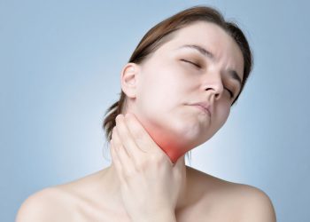 9 Simple Laryngitis Remedies You Can Try At Home