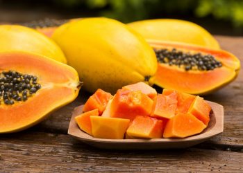 6 Health Benefits of Papaya Backed By Science